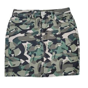 VENUS Like New Camo Denim Skirt Women's Size 10